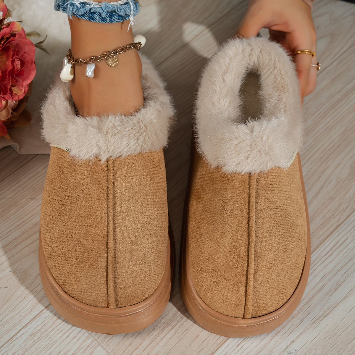 Women Fashion Show - Outdoor Casual Fashion Simple Winter Home