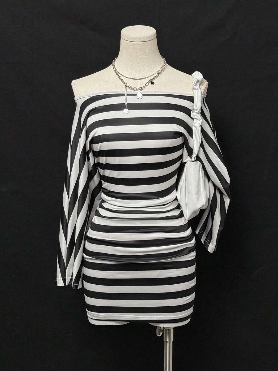 Black And White Striped Asymme - Asymmetric Top Women incelemesi ve fiyatı